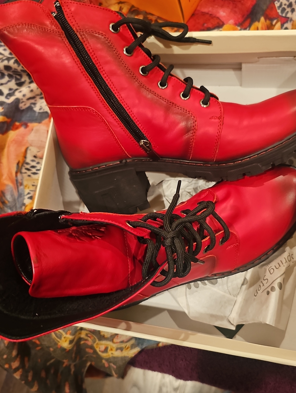 Spring Step YOKU-RD Red Shoe Box – Brand Labeled